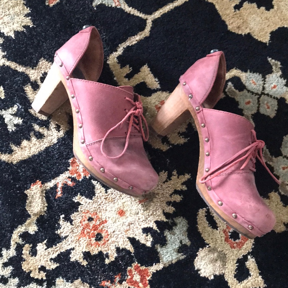 Sanita Clogs! High heeled Ox blood color